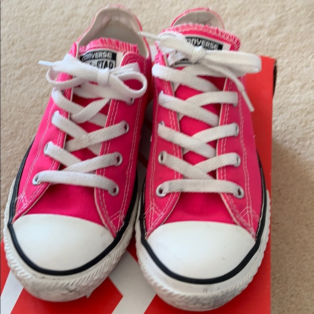 pink converse